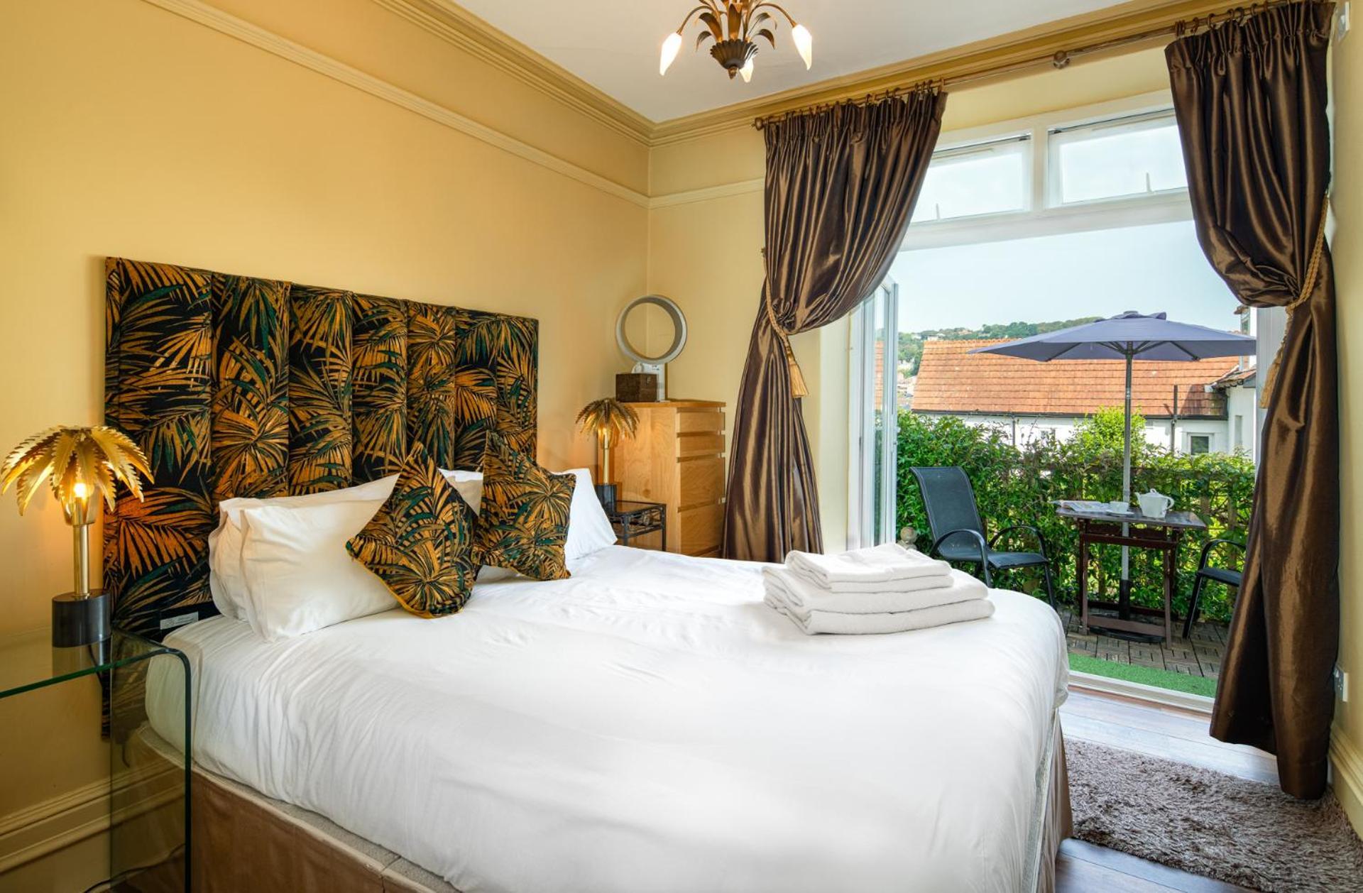 Westwood Guest House ไลม์รีจิส ภายนอก รูปภาพ