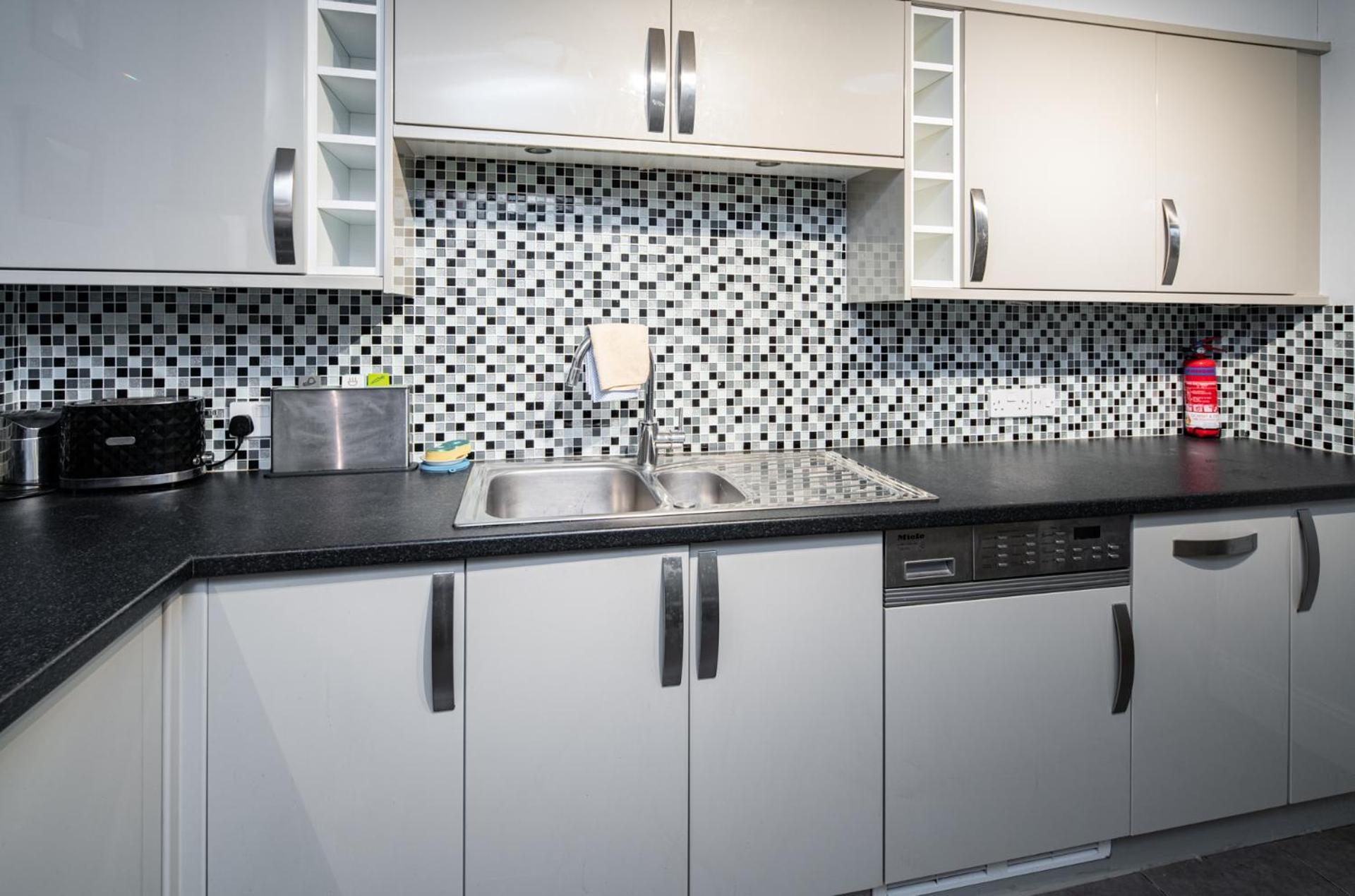 Westwood Guest House ไลม์รีจิส ภายนอก รูปภาพ