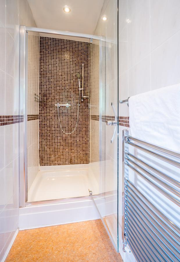 Westwood Guest House ไลม์รีจิส ภายนอก รูปภาพ